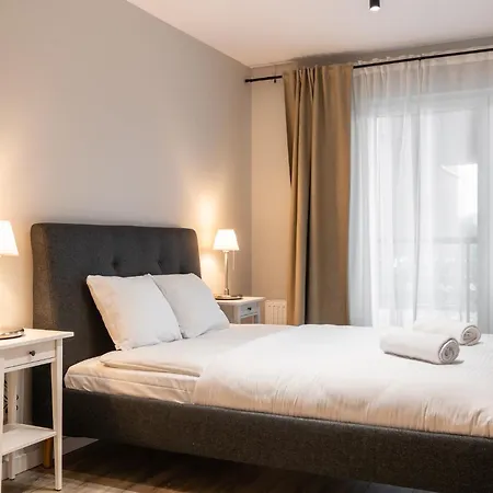Rentplanet - Atal Square Apartament *