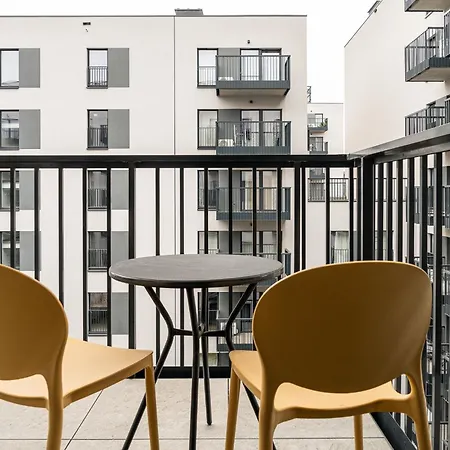 Rentplanet - Atal Square Apartament