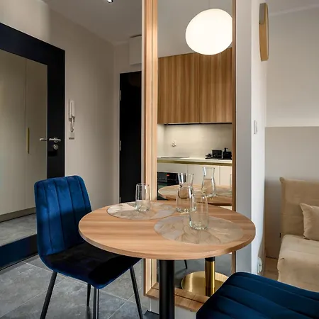 Rentplanet - Atal Square Apartmán *